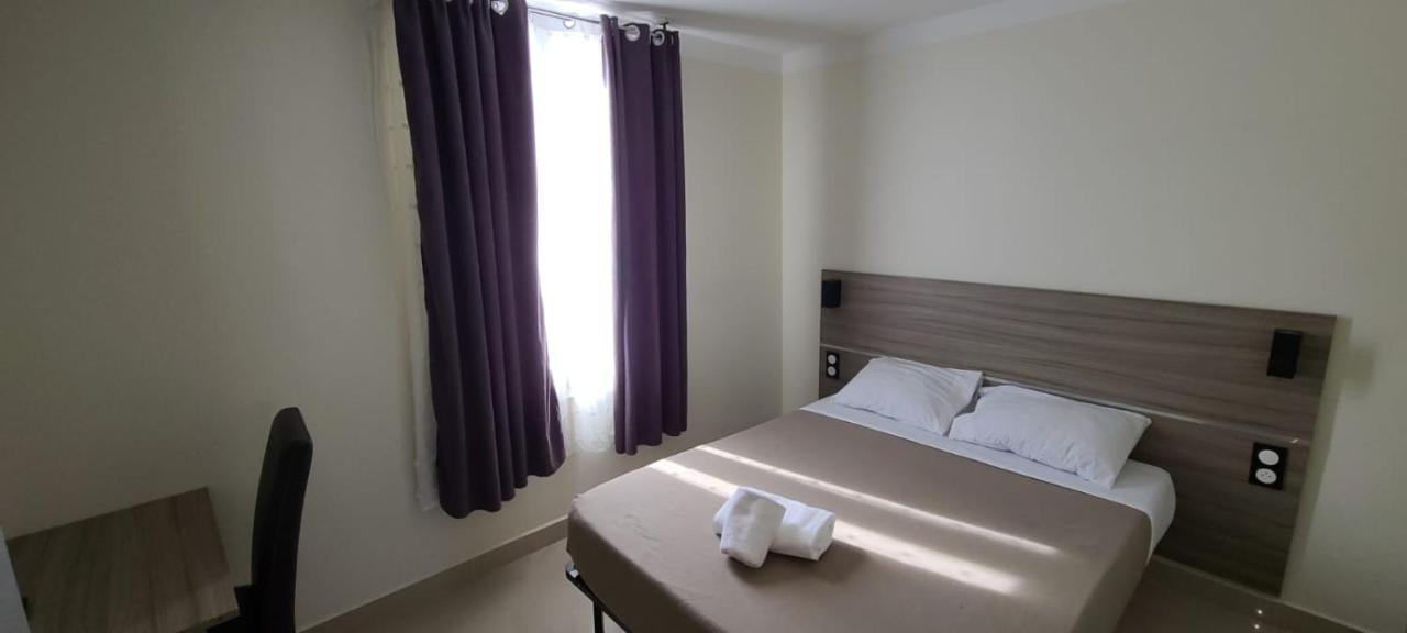 Budget Double Room 5th Floor without elevator,1430926861:JPEG